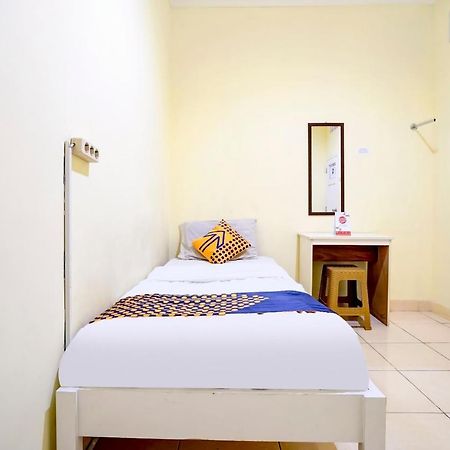 Radio Backpacker Guesthouse Syariah Bandung Exterior photo