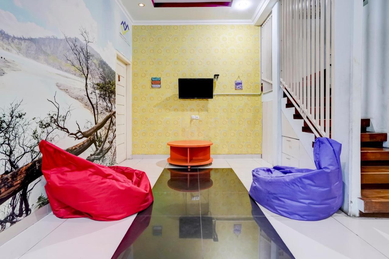 Radio Backpacker Guesthouse Syariah Bandung Exterior photo