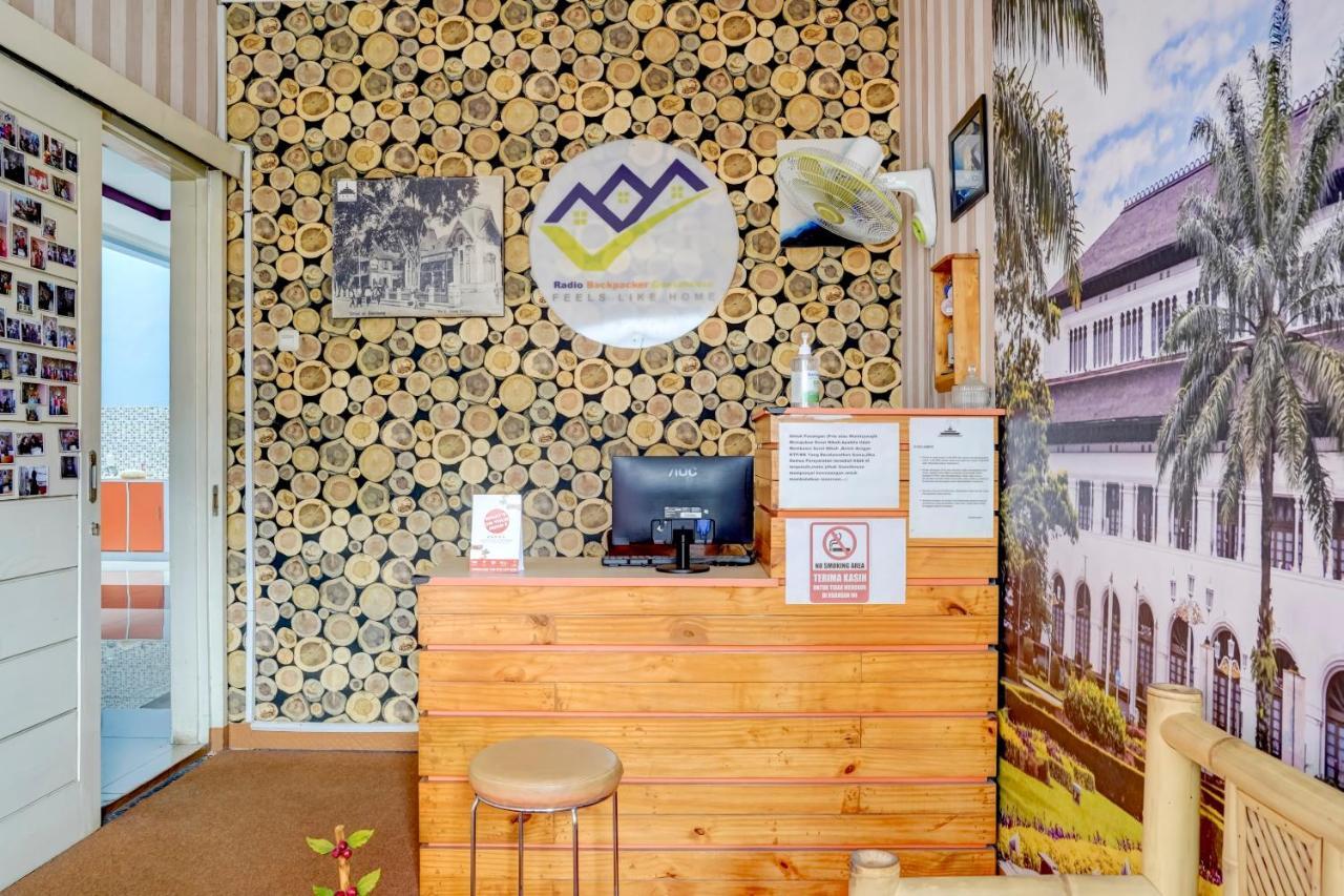 Radio Backpacker Guesthouse Syariah Bandung Exterior photo