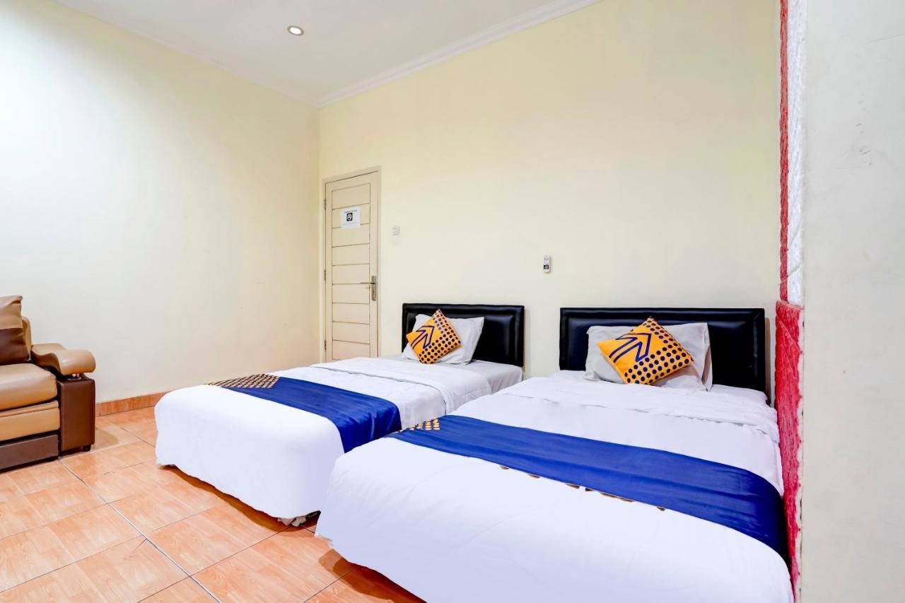 Radio Backpacker Guesthouse Syariah Bandung Exterior photo