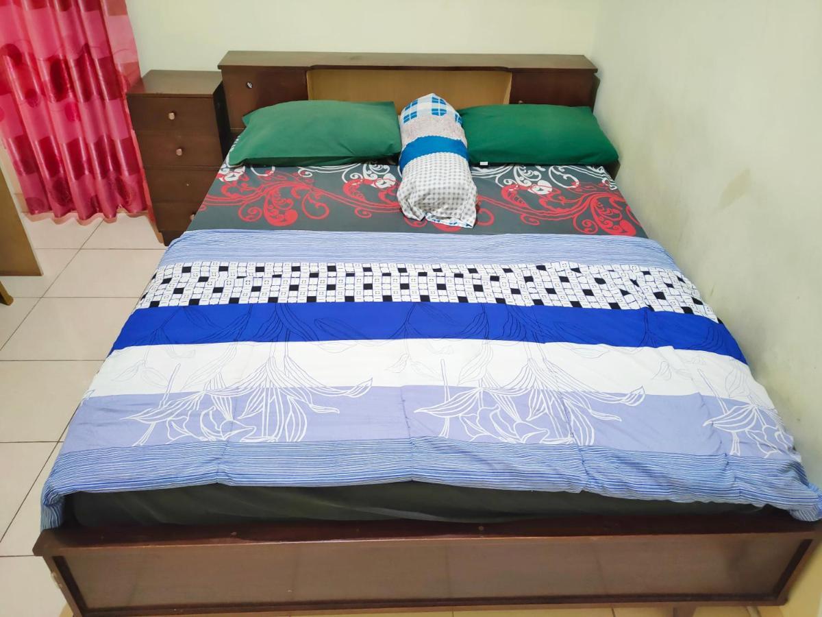 Radio Backpacker Guesthouse Syariah Bandung Exterior photo